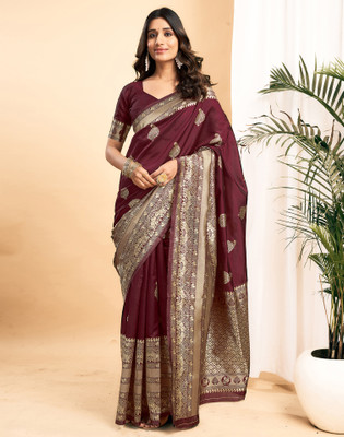 Divastri Woven, Embellished Kanjivaram Silk Blend, Jacquard Saree(Maroon)