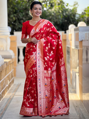 Nayanthara Trends Woven Banarasi Silk Blend Saree(Red)