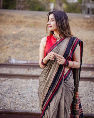 Balika bodhu Self Design Handloom Pure Cotton Saree(Multicolor)