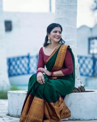 THESIYA FAB Woven Bollywood Georgette Saree(Green)