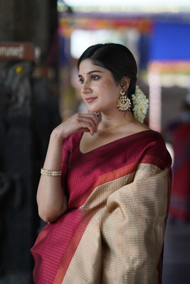 KM CREATION Self Design Banarasi Art Silk Saree(Red)