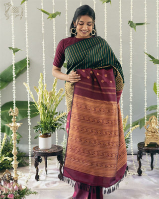 HouseOfCommon Self Design Banarasi Art Silk Saree(Green)