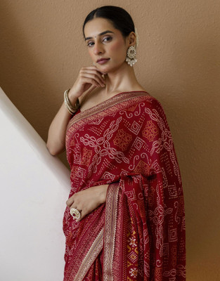 Anmi Printed Bandhani Chiffon, Georgette Saree(Red)
