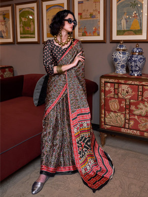 Sareemall Printed Patola Crepe Saree(Black)