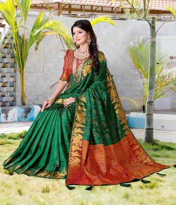 LAVYANSH CREATION Printed Patola Silk Blend Saree(Green)