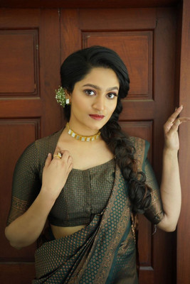 HEER FASHION Self Design Banarasi Pure Silk Saree(Green)