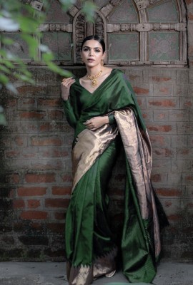 YASHIKA Woven Banarasi Cotton Silk, Jacquard Saree(Green)