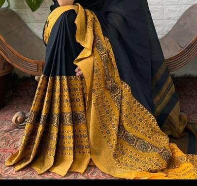 HouseOfCommon Printed Handloom Cotton Blend Saree(Black, Yellow)