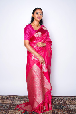 Dridh Textiles Floral Print Banarasi Silk Blend Saree(Pink)