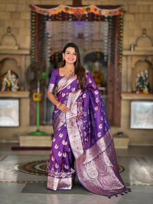 Yogik Creation Floral Print Banarasi Silk Blend Saree(Purple)