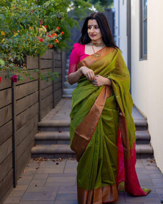 GATISHVAM TEXTILE Self Design Banarasi Art Silk Saree(Green, Pink)