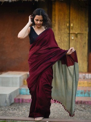 Swapna boutique Self Design Handloom Cotton Blend Saree(Maroon)