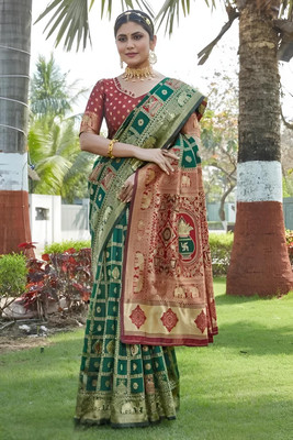 Nirvaan Woven Banarasi Art Silk Saree(Green)