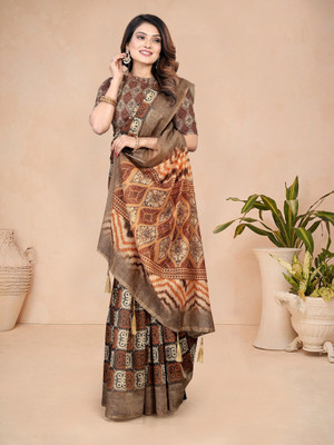 SHREE FASHIONFAB Self Design Bollywood Cotton Blend Saree(Multicolor)