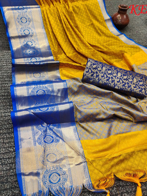 Juhi Collection Woven Kanjivaram Art Silk, Cotton Silk Saree(Cream)