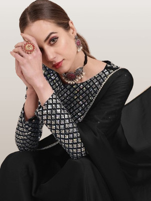 Hirank Solid/Plain Bollywood Georgette Saree(Black)