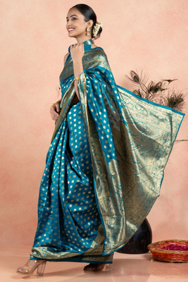 SUBHAM Woven, Embellished Kanjivaram Silk Blend Saree(Light Blue, Gold)