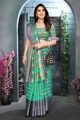 Soor Panchi Woven Kanjivaram Jacquard Saree(Light Green)