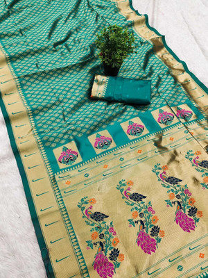 KanjiQueen Woven, Self Design Kanjivaram Silk Blend, Pure Silk Saree(Light Green, Gold)