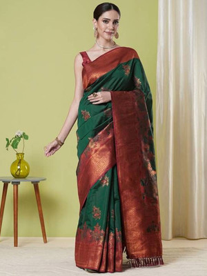 HERE&NOW Woven Banarasi Silk Blend Saree(Green)