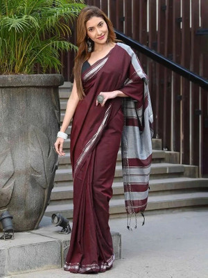 HouseOfCommon Printed Handloom Cotton Blend Saree(Maroon)