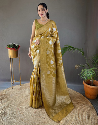 Samah Dyed, Woven, Embellished Banarasi Silk Blend Saree(Light Green)