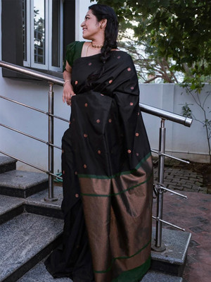 Trijal Fab Woven Banarasi Pure Silk Saree(Black)