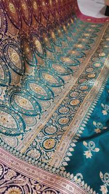 Ame Woven Banarasi Handloom Satin Saree(Green)
