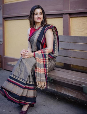 Balorampal Temple Border Handloom Pure Cotton Saree(Grey)