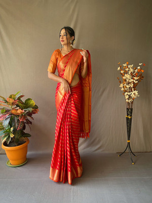 SGF11 Self Design Handloom Pure Silk Saree(Red)
