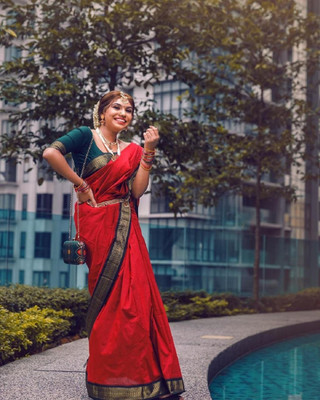 PRANJAL ART Woven Banarasi Jacquard Saree(Red)