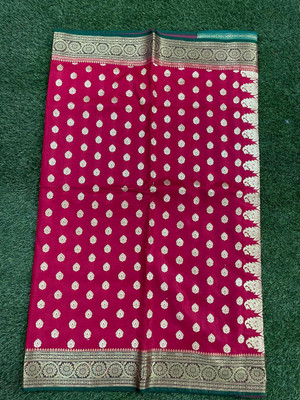 SILK HERITAGE Woven, Self Design, Temple Border Banarasi Satin Saree(Red, Green)