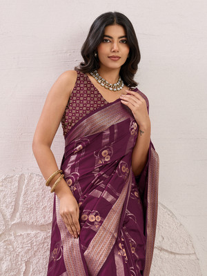 DOI MOI Woven Banarasi Nylon Saree(Purple)