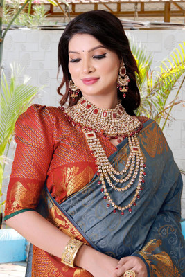 jayant creation Printed Patola Silk Blend Saree(Grey)
