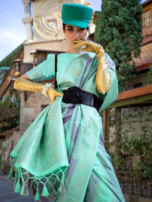 Sareemall Woven Banarasi Silk Blend Saree(Light Green)