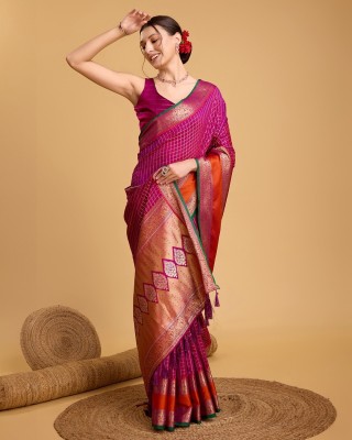 IRIS Woven, Checkered Kanjivaram Pure Silk Saree(Pink)