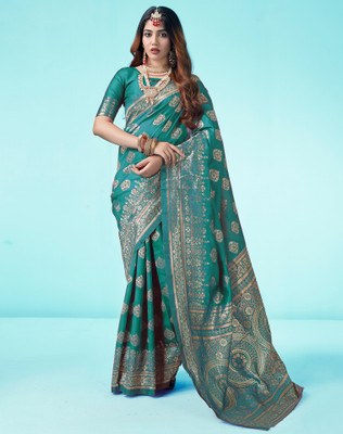 Divastri Woven, Embellished Banarasi Silk Blend, Jacquard Saree(Green, Gold)