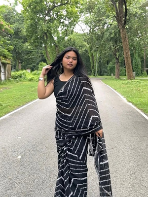 Moda Rapido Striped Bollywood Georgette Saree(Black, White)