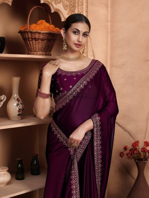 VRINDITA FASHION Self Design Daily Wear Cotton Blend Saree(Purple)