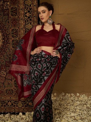 Sareemall Printed Ikkat Silk Blend Saree(Black)