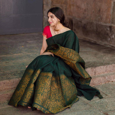 RUCHAA FASHION Woven, Temple Border, Floral Print Kanjivaram Silk Blend Saree(Dark Green)