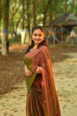 SG's Collection Woven Handloom Tissue Saree(Brown)