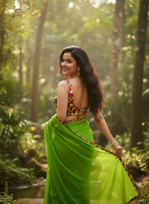 Sareez House Solid/Plain Bollywood Chiffon Saree(Green)