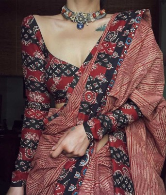 Kedar Textile Floral Print Bollywood Cotton Blend Saree(Black, Pink, Orange, Green, Brown, Purple, Cream, White)