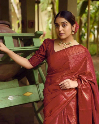 Bhakti Creative Self Design Banarasi Silk Blend Saree(Red)