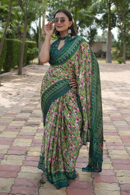 MIRCHI FASHION Printed, Geometric Print Ikkat Chiffon, Georgette Saree(Multicolor, Green)