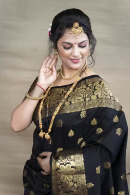 HITESH ENTERPRISE Self Design Banarasi Silk Blend Saree(Black)