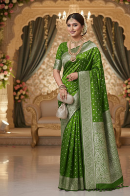 erika Woven, Applique, Embellished, Paisley, Self Design Banarasi Pure Silk, Art Silk Saree(Green)
