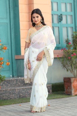 PRETTYAGE Solid/Plain, Embroidered Bollywood Georgette, Silk Blend Saree(White)