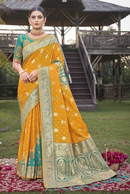 MANOHARI Woven Kanjivaram Jacquard Saree(Multicolor)